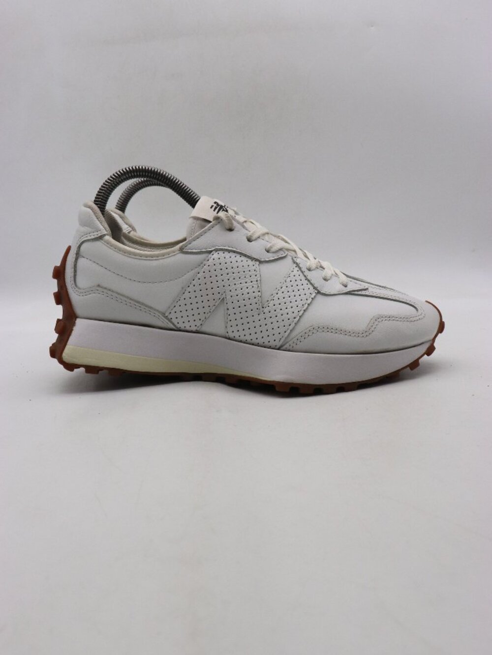 New Balance 327 White Leather Gum Sole Women's Size 8 B Sneakers WS327LS